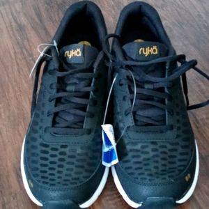 Women size 11 black shoes